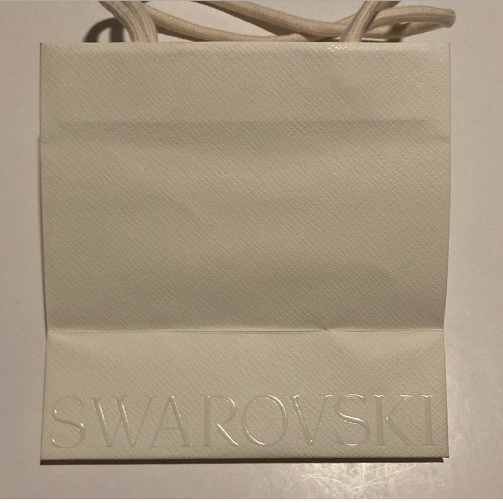 Dior, Swarovski, Oliver peoples, Oakley and Guess Gift Bags - Picture 9 of 9